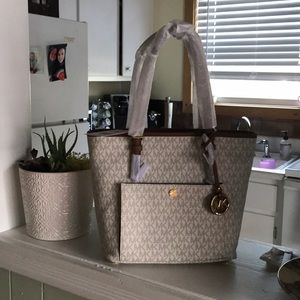 Michael Kors Tote